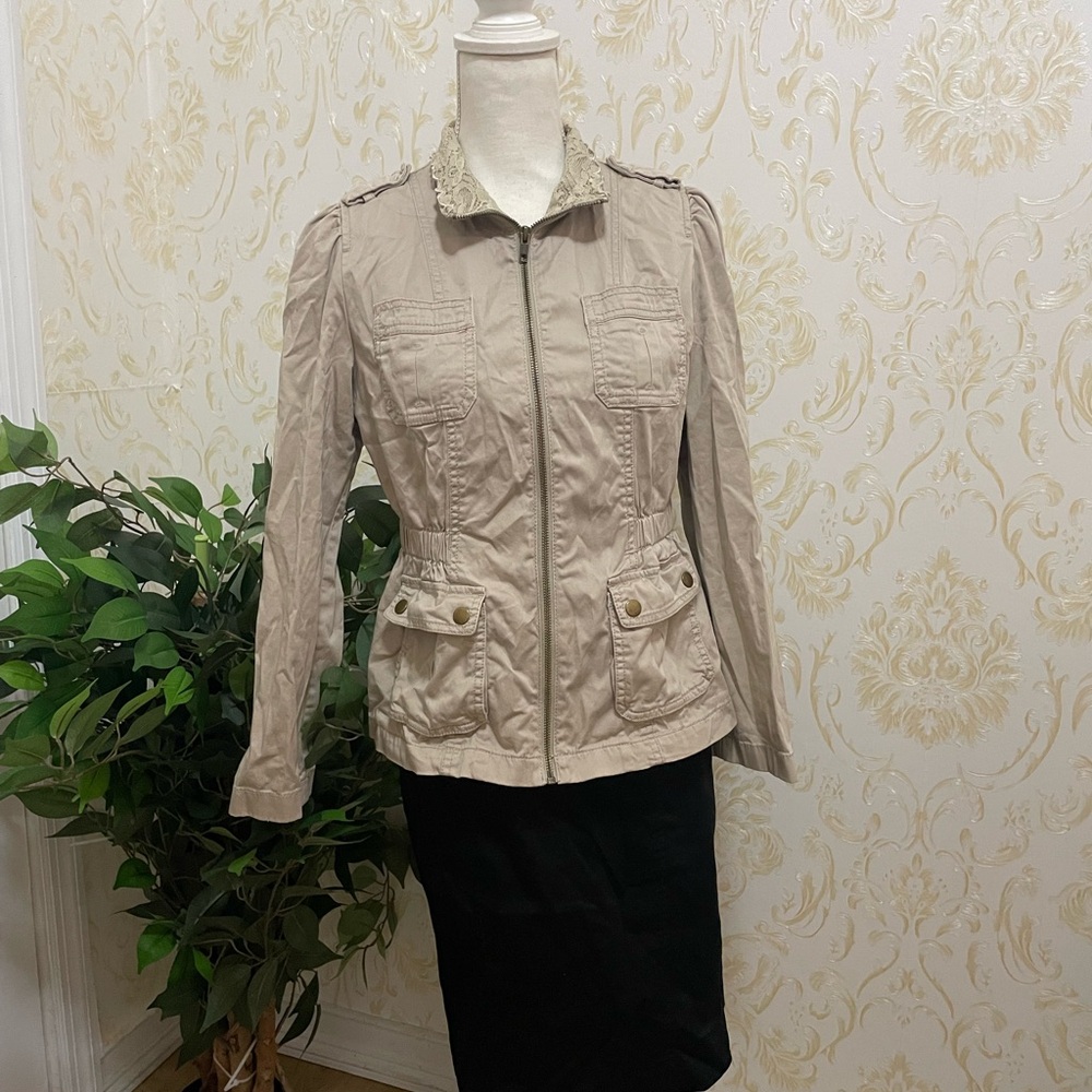 Loft EUC beige/cream jacket in size SP